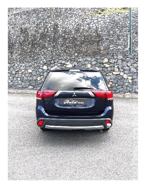 MITSUBISHI OUTLANDER Mitsubishi / Outlander 2.2 DI-D Instyle Connect 4WD 7 lugares Gasóleo