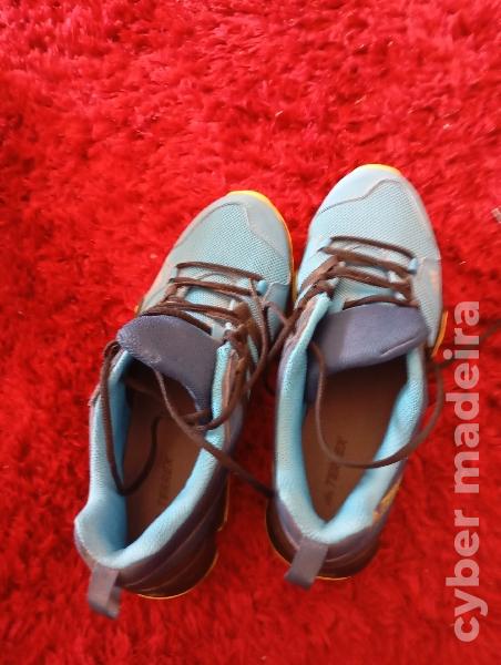 Vendo sapatos de tamanho 38 nunca usados 38 