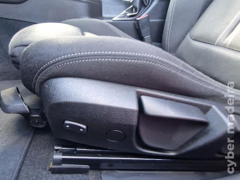 BMW Serie 1 118d LINE SPORT 150cv Gasóleo 