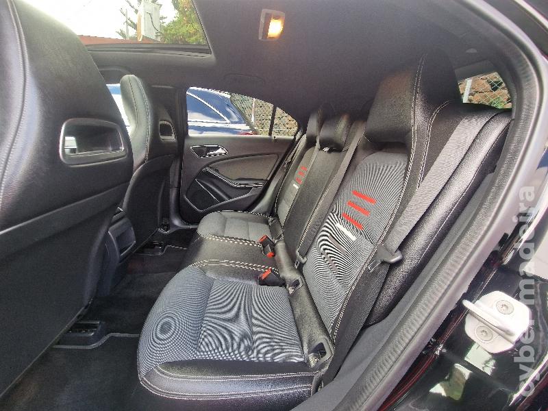 MERCEDES A A200d AMG LINE AUTOMÁTICO Gasóleo 