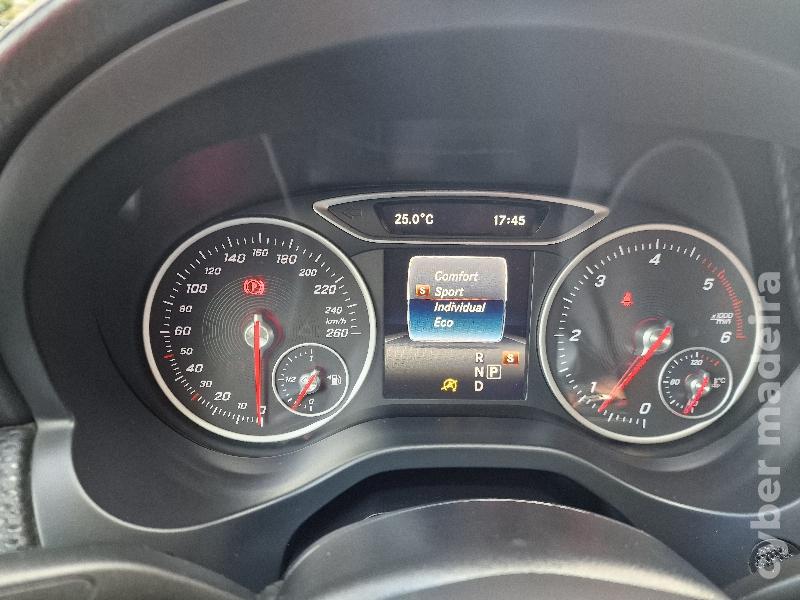 MERCEDES A A200d AMG LINE AUTOMÁTICO Gasóleo 