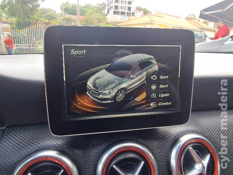 MERCEDES A A200d AMG LINE AUTOMÁTICO Gasóleo 