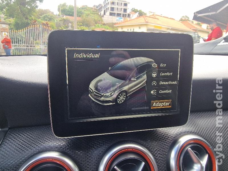 MERCEDES A A200d AMG LINE AUTOMÁTICO Gasóleo 