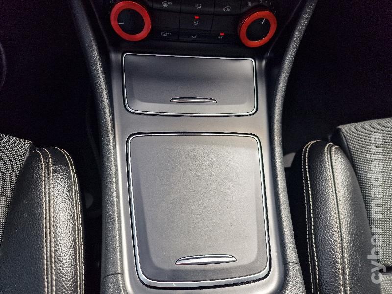 MERCEDES A A200d AMG LINE AUTOMÁTICO Gasóleo 
