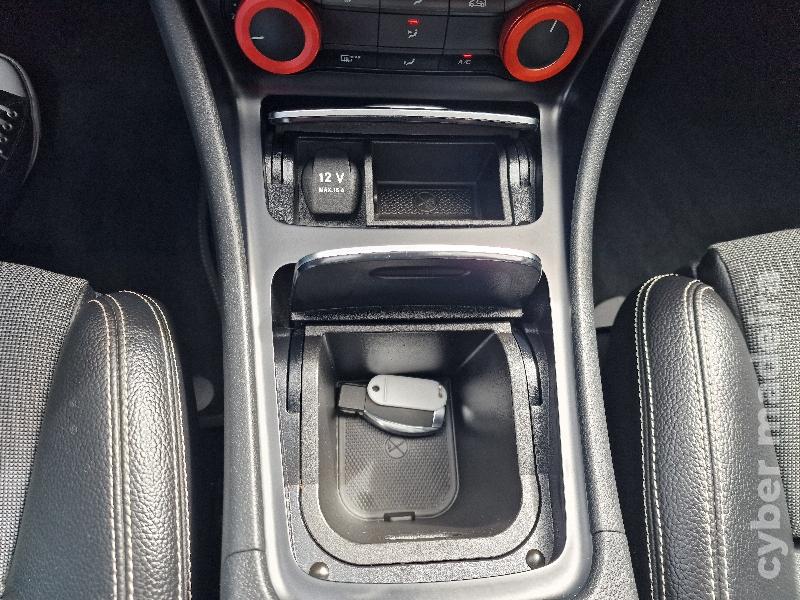 MERCEDES A A200d AMG LINE AUTOMÁTICO Gasóleo 