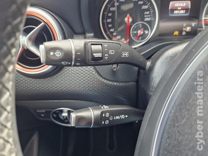 MERCEDES A A200d AMG LINE AUTOMÁTICO Gasóleo 