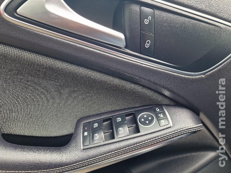 MERCEDES A A200d AMG LINE AUTOMÁTICO Gasóleo 
