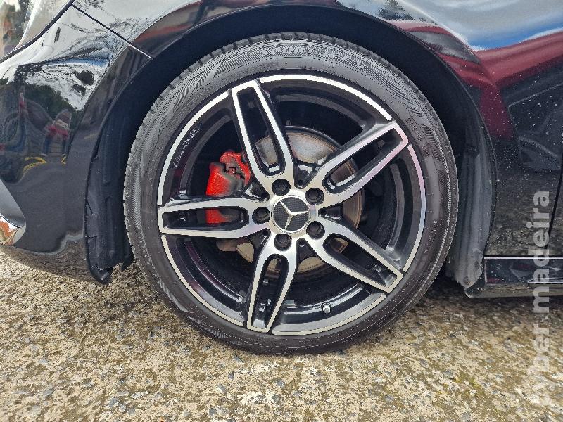 MERCEDES A A200d AMG LINE AUTOMÁTICO Gasóleo 
