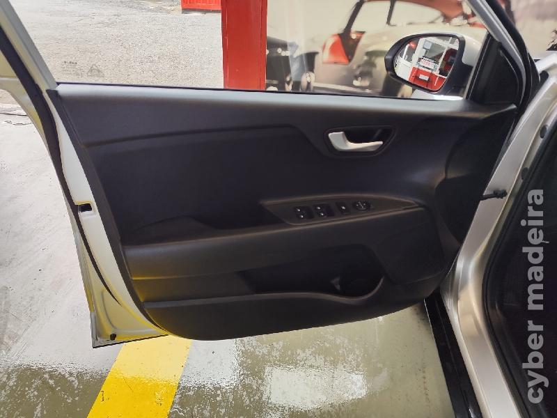 KIA RIO STONIC 1.2 DYNAMIC Gasolina 