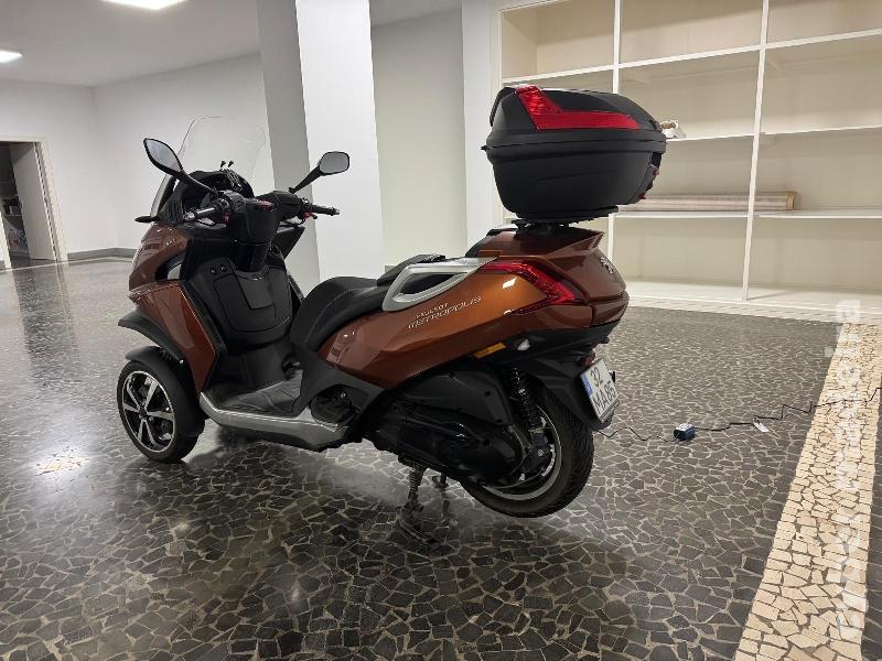Peugeot 27 400 cc Scooter 