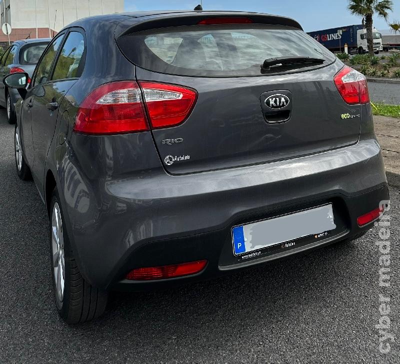 KIA RIO 1.1 CRDi EX Gasóleo 