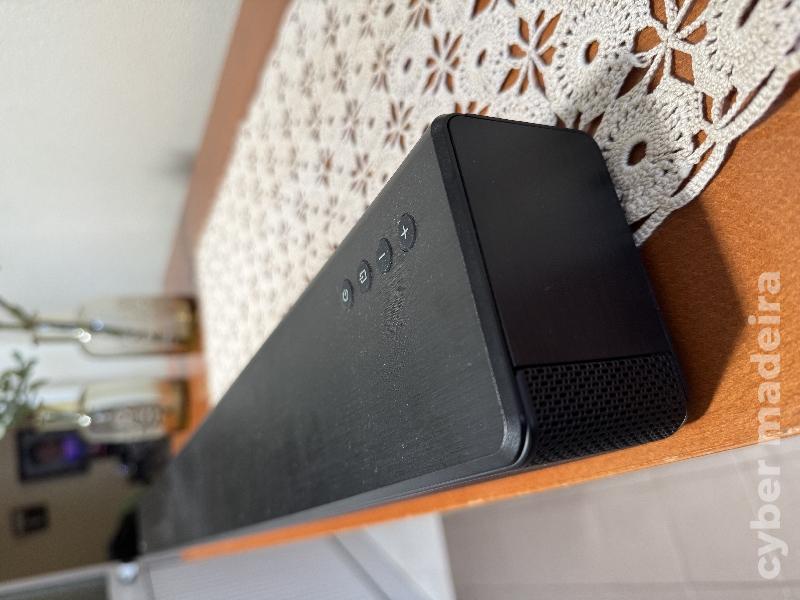Soundbar e subwoofer 