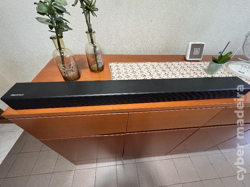 Soundbar e subwoofer 