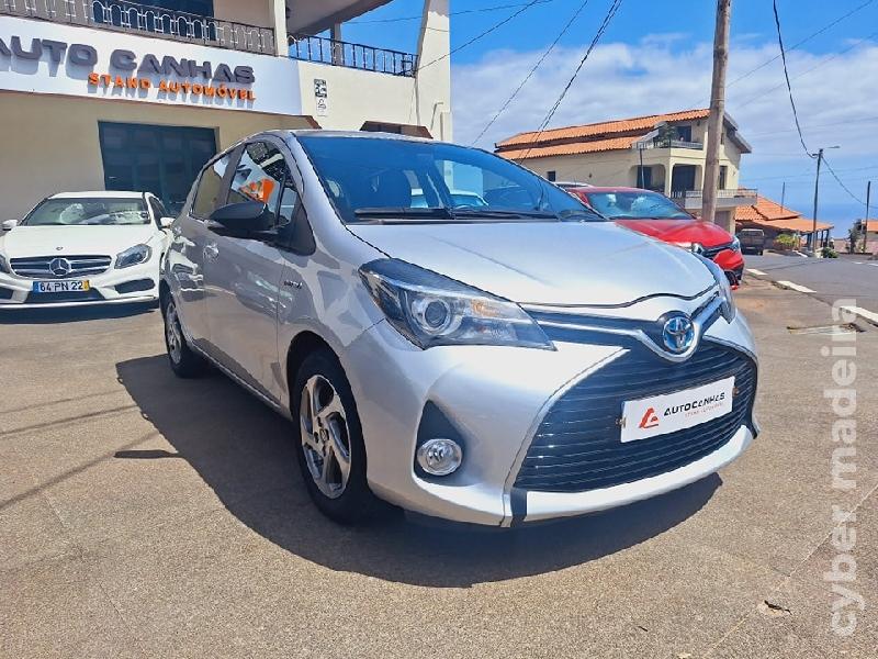 TOYOTA YARIS CONFORT Híbrido 