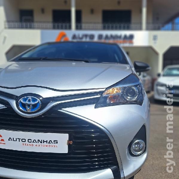 TOYOTA YARIS CONFORT Híbrido 
