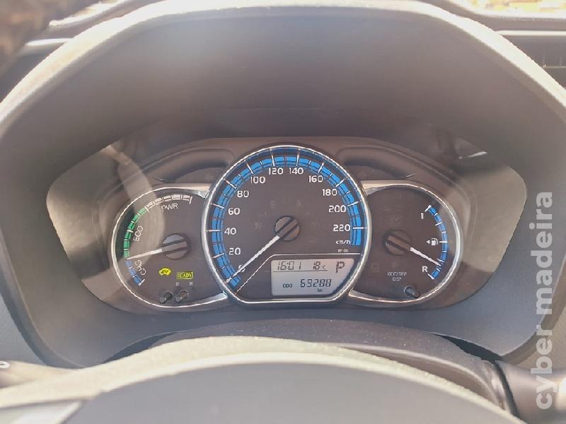 TOYOTA YARIS CONFORT Híbrido 