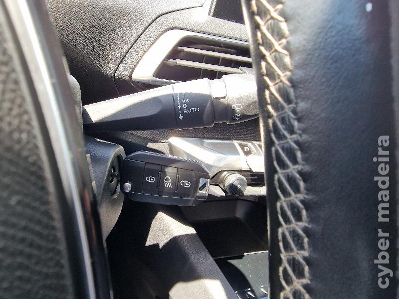 PEUGEOT 3008 1.5 HDI ALLURE 130cv Gasóleo 