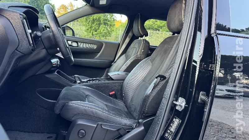 VOLVO XC 40 1.5 T5 R-DESIGN Híbrido 