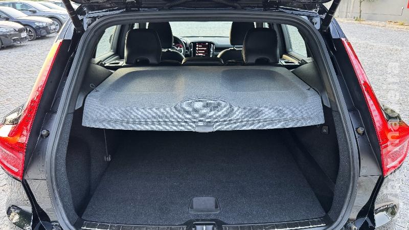 VOLVO XC 40 1.5 T5 R-DESIGN Híbrido 