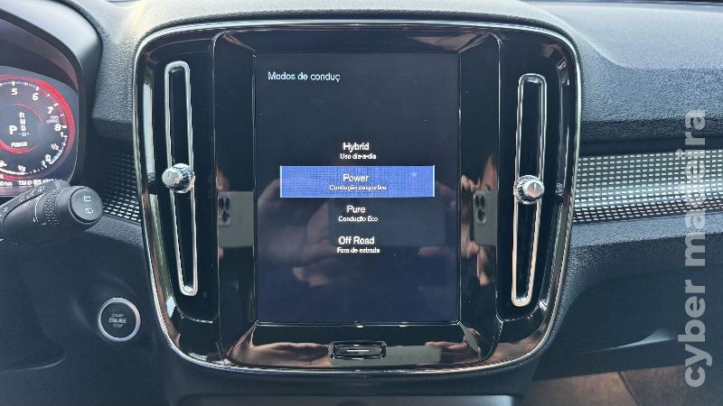 VOLVO XC 40 1.5 T5 R-DESIGN Híbrido 