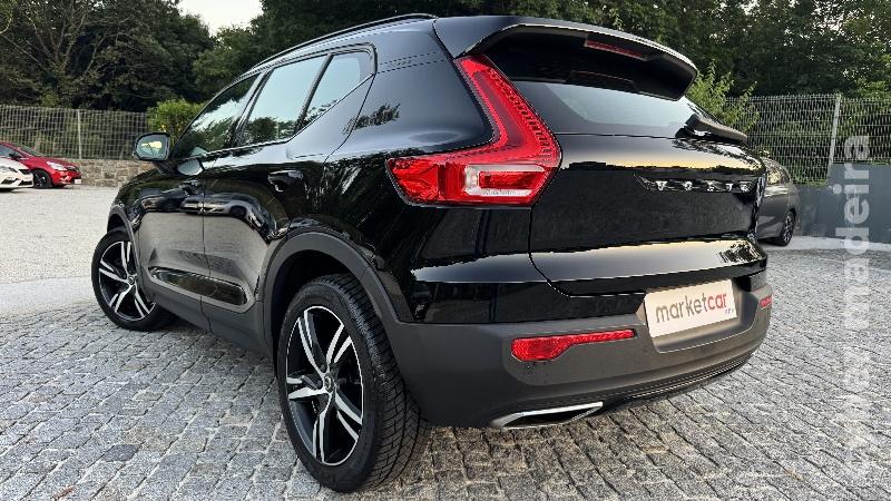 VOLVO XC 40 1.5 T5 R-DESIGN Híbrido 