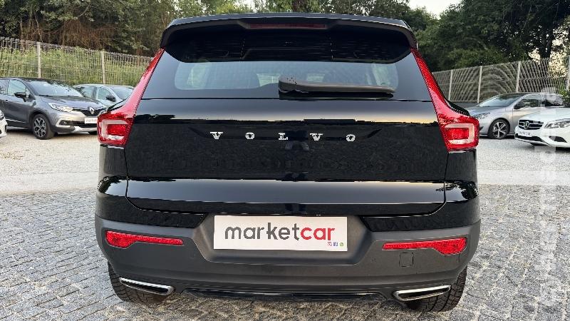 VOLVO XC 40 1.5 T5 R-DESIGN Híbrido 