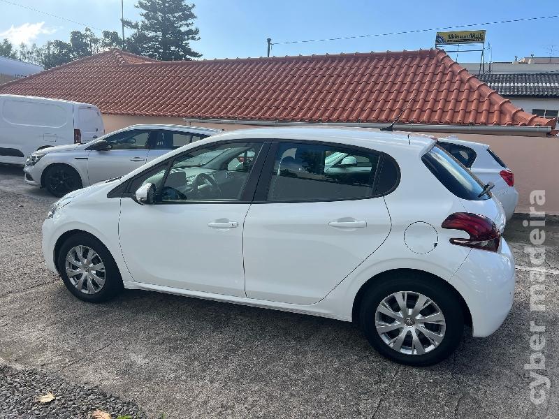 PEUGEOT 208 1.5 BlueHDI 100 cv Gasóleo 