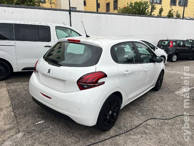 PEUGEOT 208 1.5 BlueHDI 100 cv Gasóleo 
