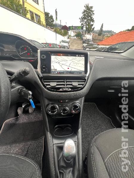 PEUGEOT 208 1.5 BlueHDI 100 cv Gasóleo 