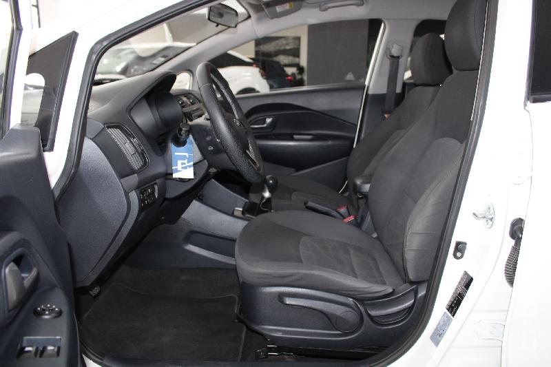 KIA RIO 745 Gasolina 85 