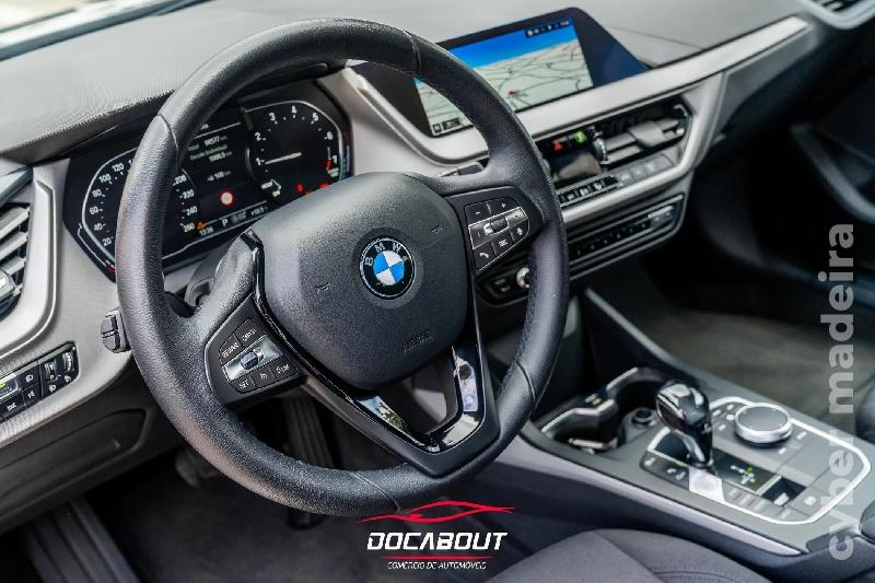 BMW Serie 1 118 iA Line Urban Gasolina 