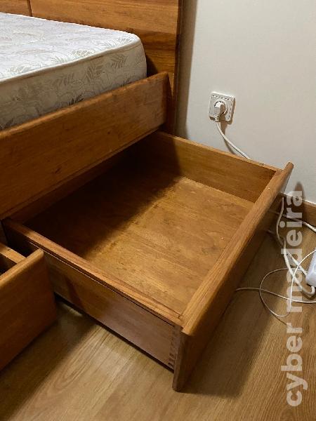 Cama de madeira c/ colchão + gavetas com arrumação (solteiro) [Mobília CERNE] 