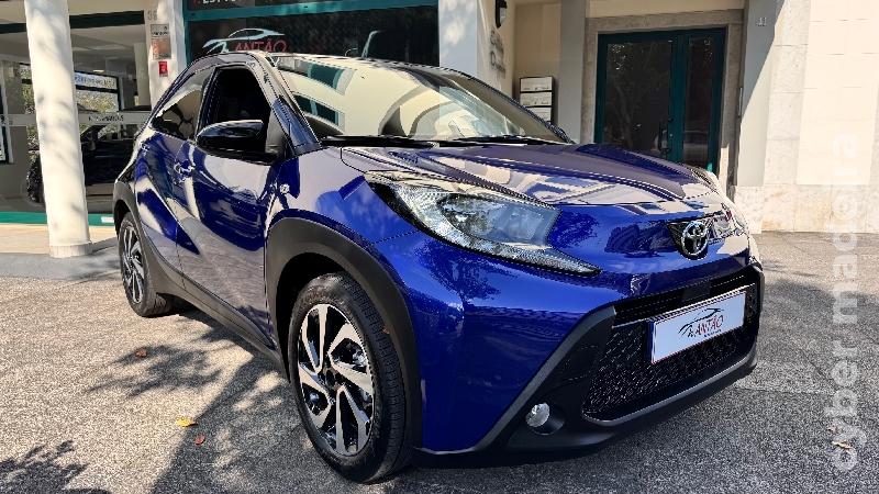 TOYOTA AYGO X 1.0 PULSE CVT Automático Gasolina 