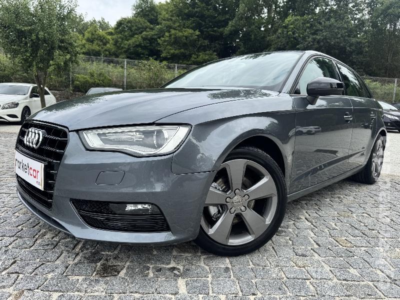 AUDI A3 1.6 Tdi Sport S-tronic Gasóleo 