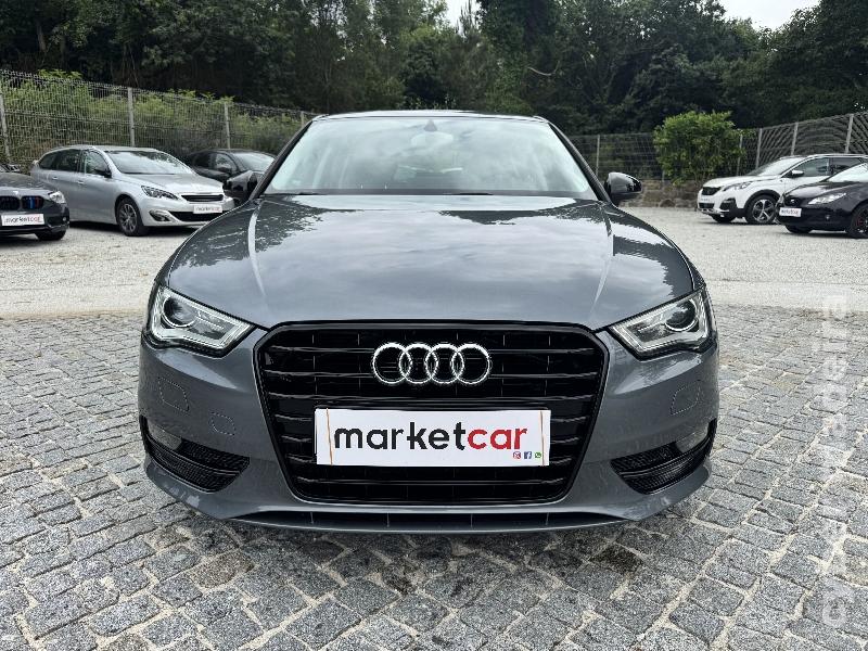 AUDI A3 1.6 Tdi Sport S-tronic Gasóleo 