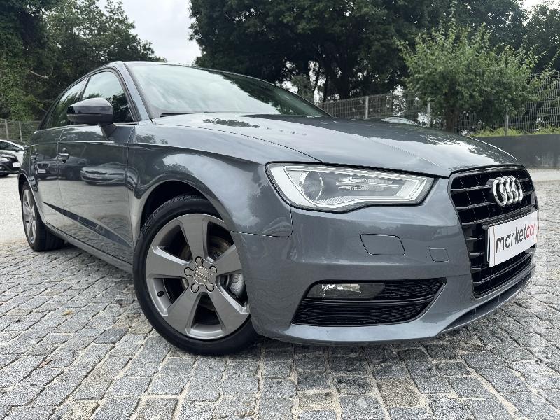 AUDI A3 1.6 Tdi Sport S-tronic Gasóleo 