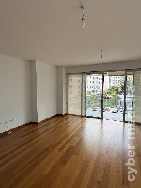 Apartamento T3 para Arrendamento 