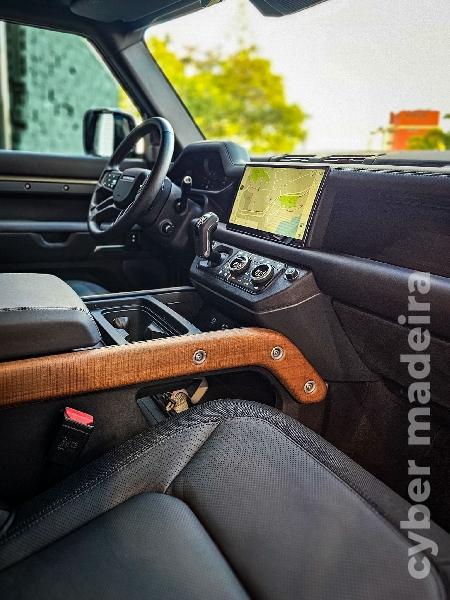 LAND-ROVER DEFENDER 90 D300 X-Dynamic HSE Gasóleo 