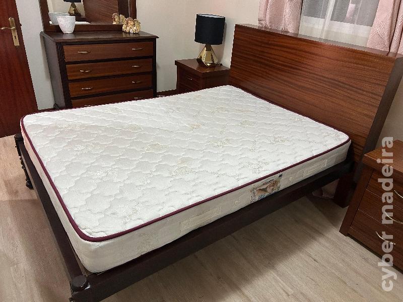 Cama completa com colchão 