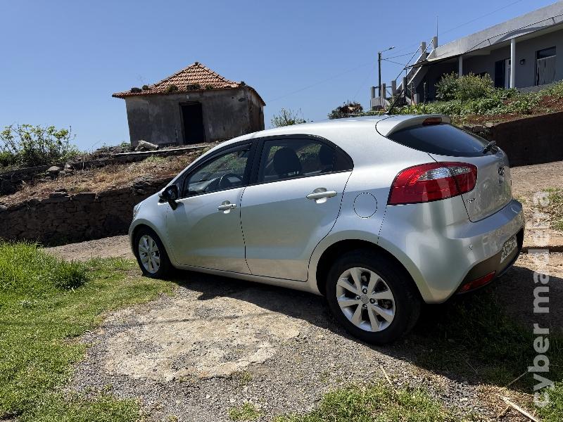 KIA RIO 1.1CRDI 75 cv Gasóleo 