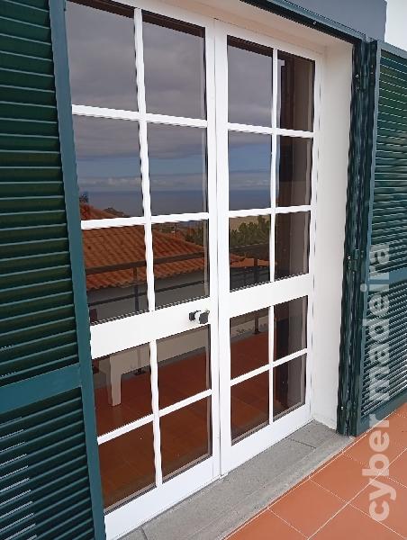 Vendo porta de abrir 2 folhas usada 