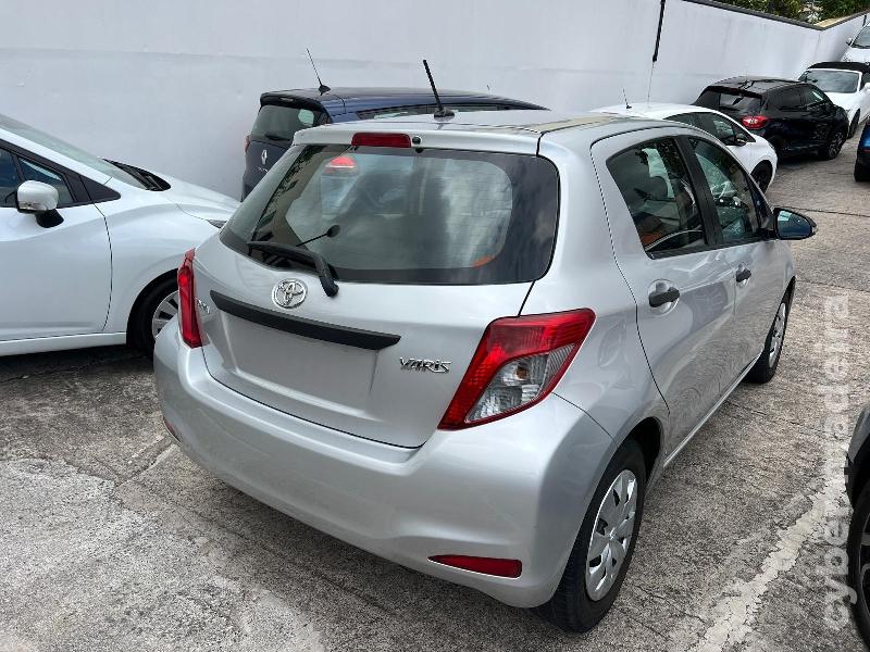 TOYOTA YARIS 1.4 D-4D 90 cv Gasóleo 