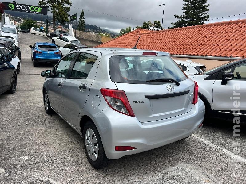 TOYOTA YARIS 1.4 D-4D 90 cv Gasóleo 