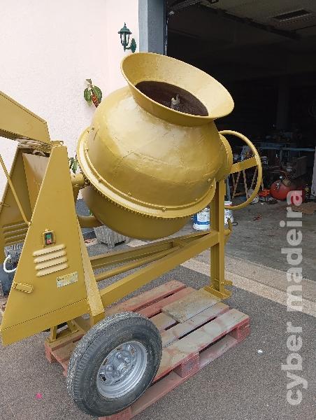 betoneira eletrica LIS 300 