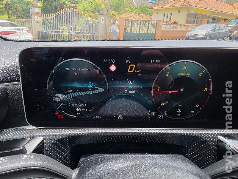 MERCEDES A A180d AMG LINE AUTOMÁTICO Gasóleo 