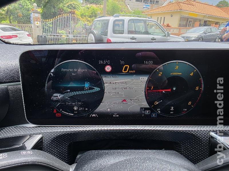 MERCEDES A A180d AMG LINE AUTOMÁTICO Gasóleo 