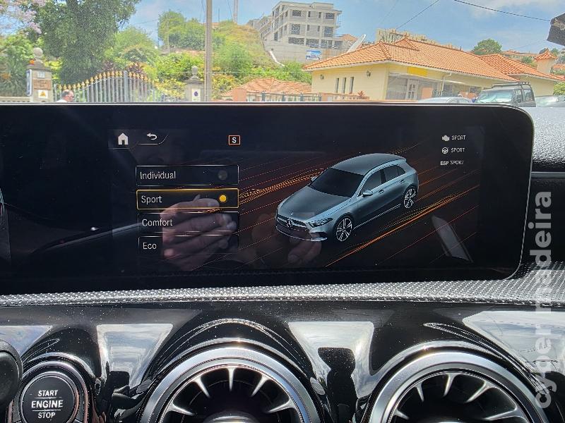 MERCEDES A A180d AMG LINE AUTOMÁTICO Gasóleo 