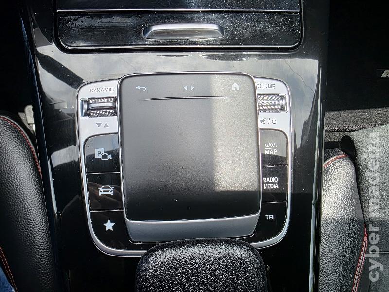 MERCEDES A A180d AMG LINE AUTOMÁTICO Gasóleo 
