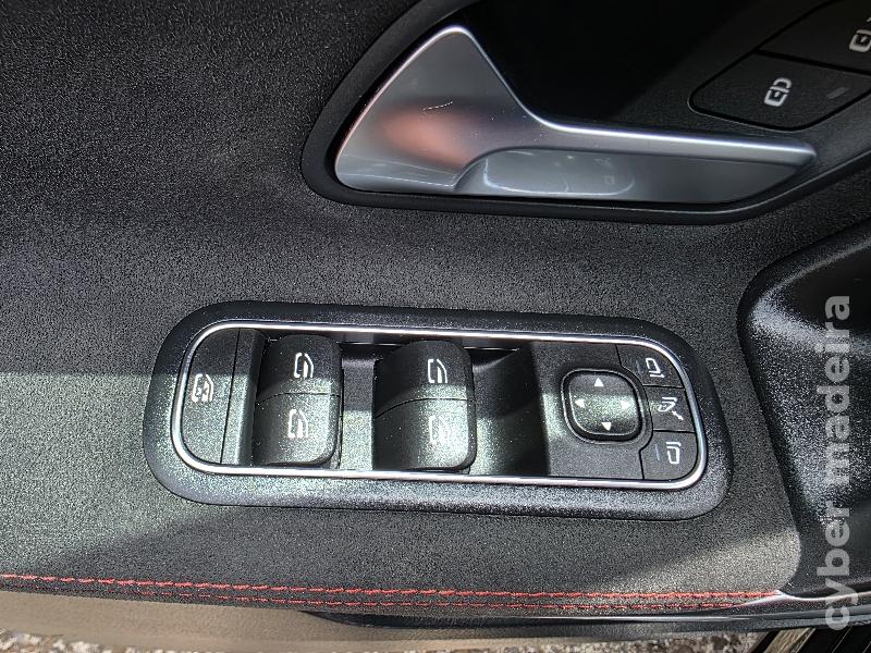 MERCEDES A A180d AMG LINE AUTOMÁTICO Gasóleo 