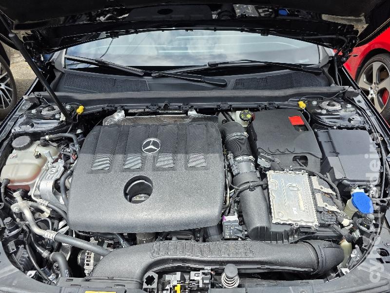 MERCEDES A A180d AMG LINE AUTOMÁTICO Gasóleo 